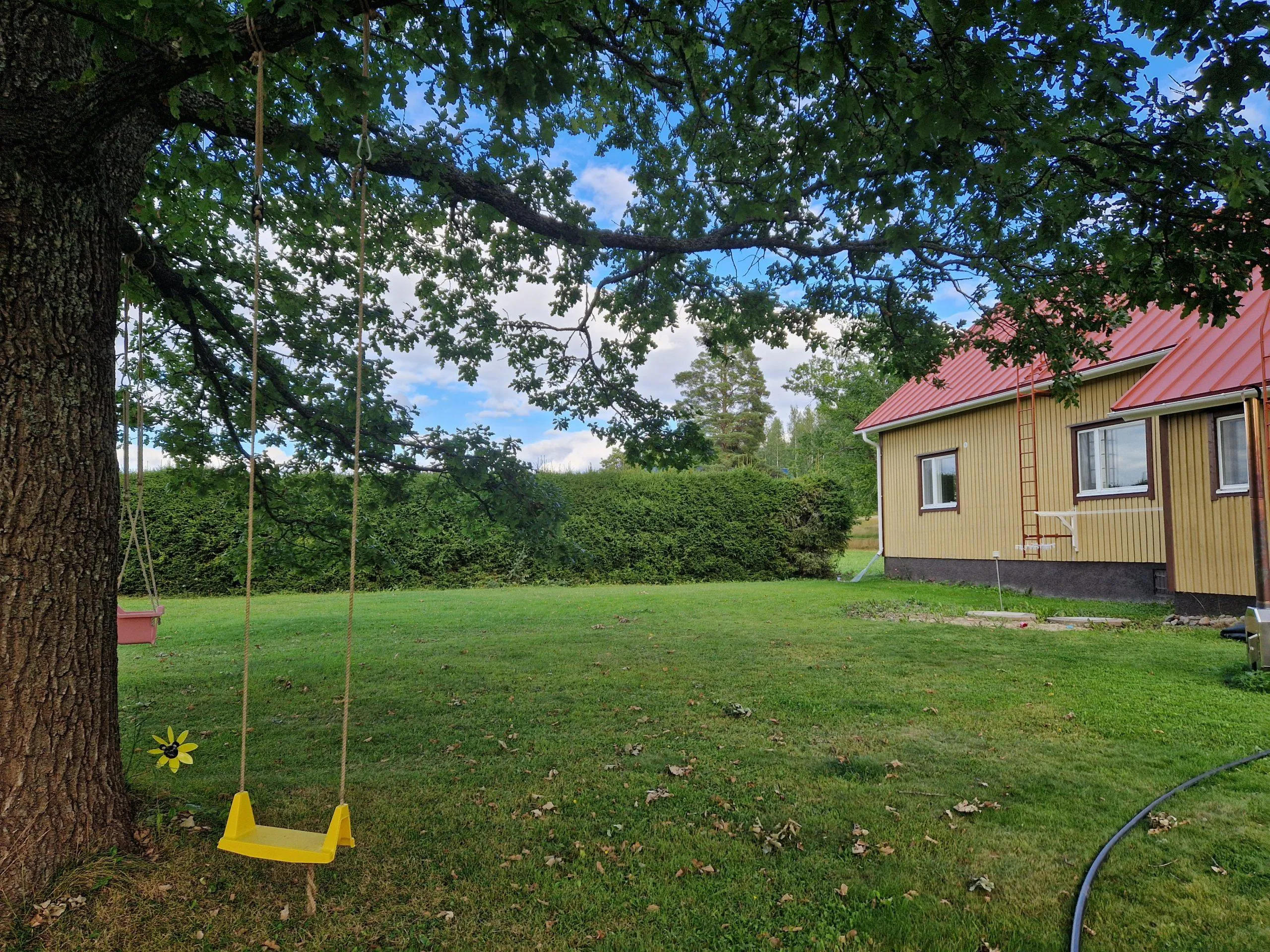 Lastenpiha vasta tuloillaan
