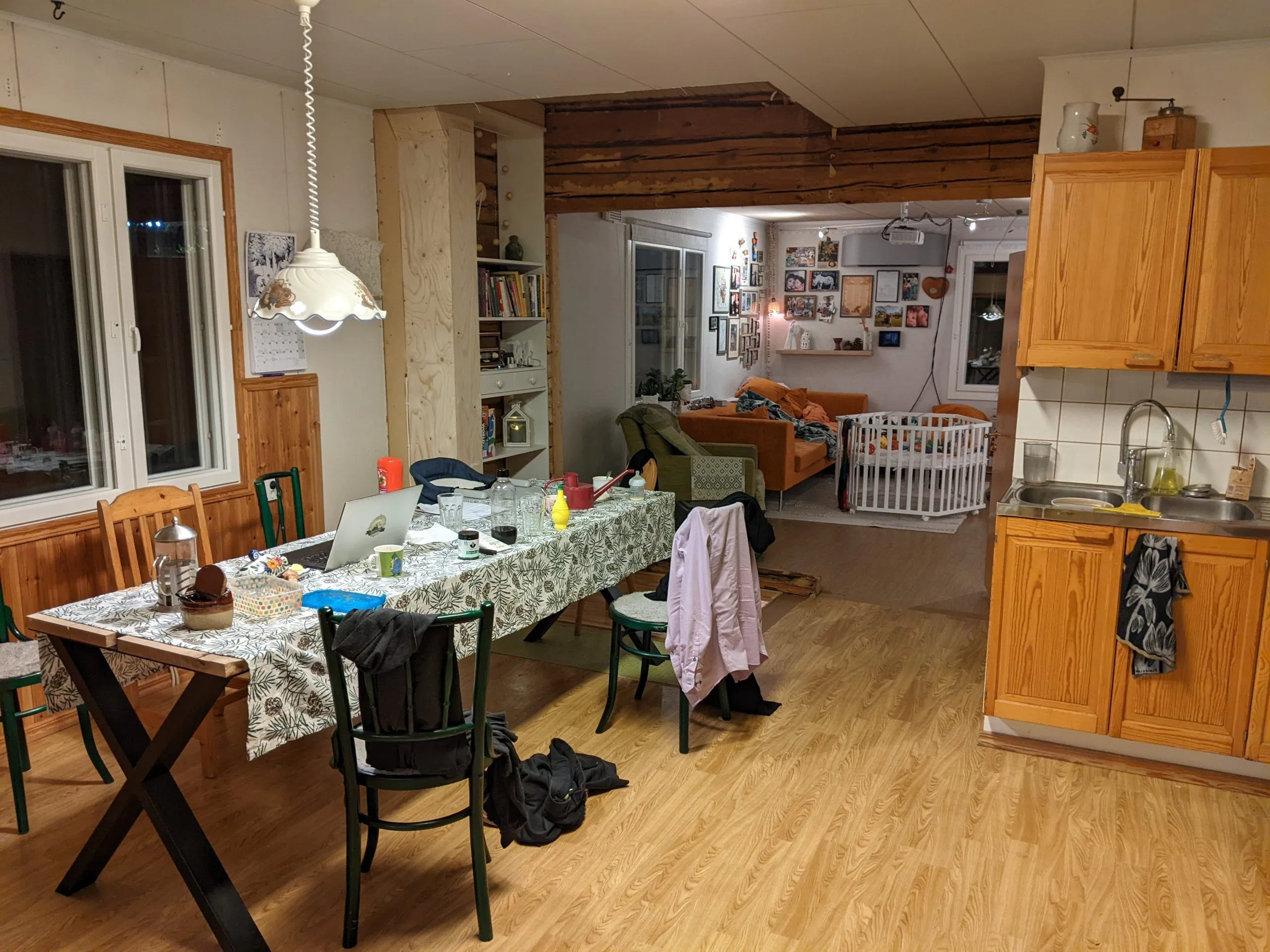 Sotkuisesti eteenpäin