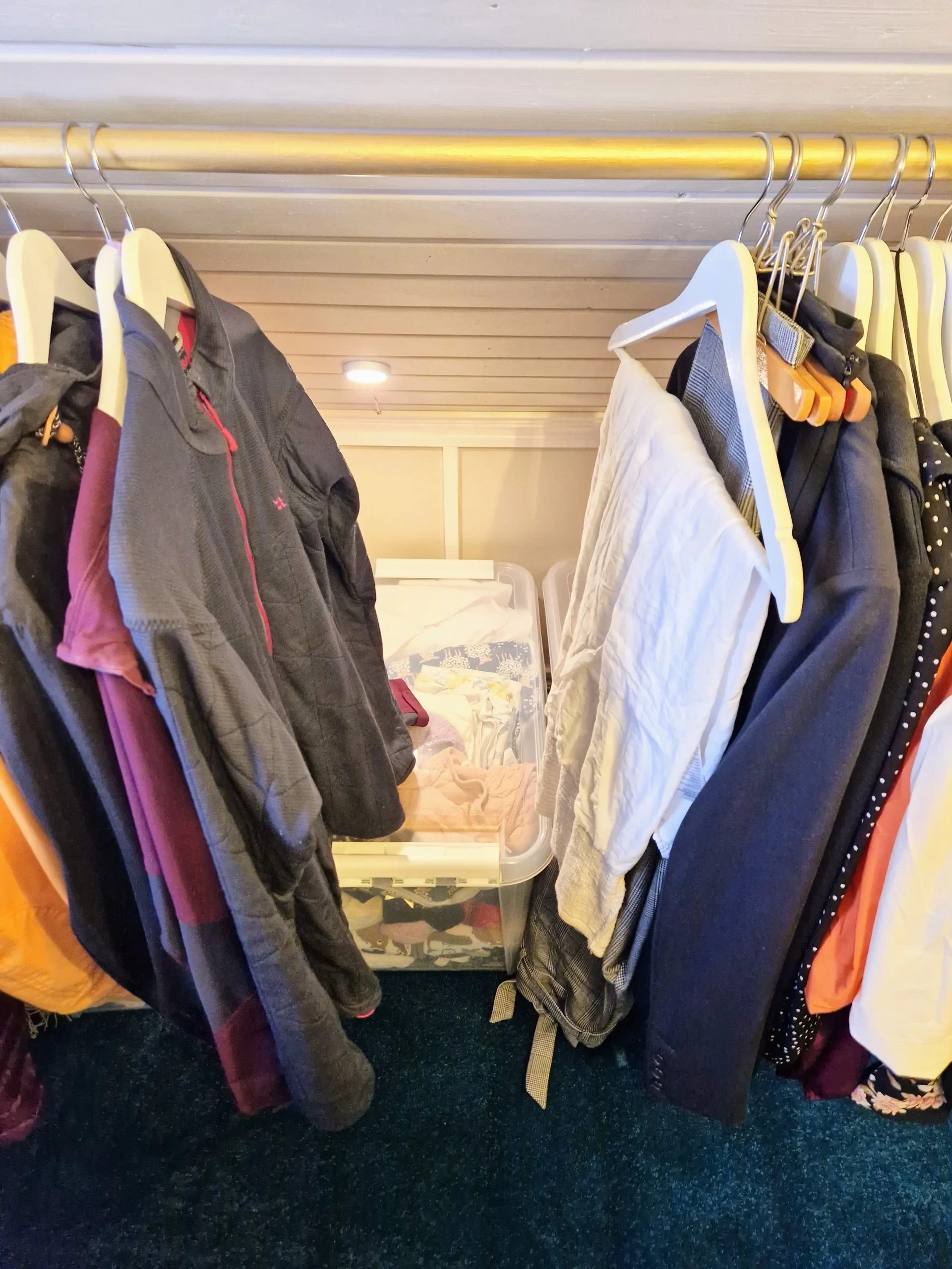 Yksityiskohtia vaatehuonevintistä