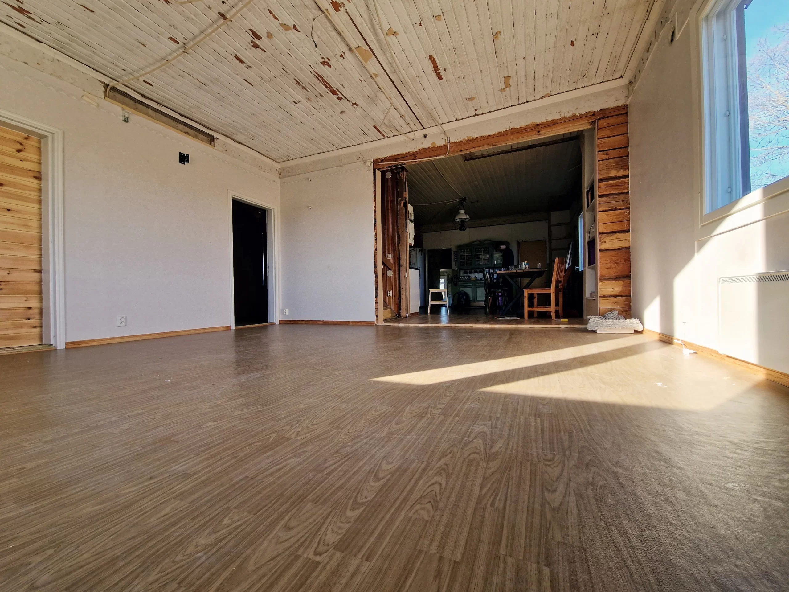 Kattojen ensimmäinen aamu