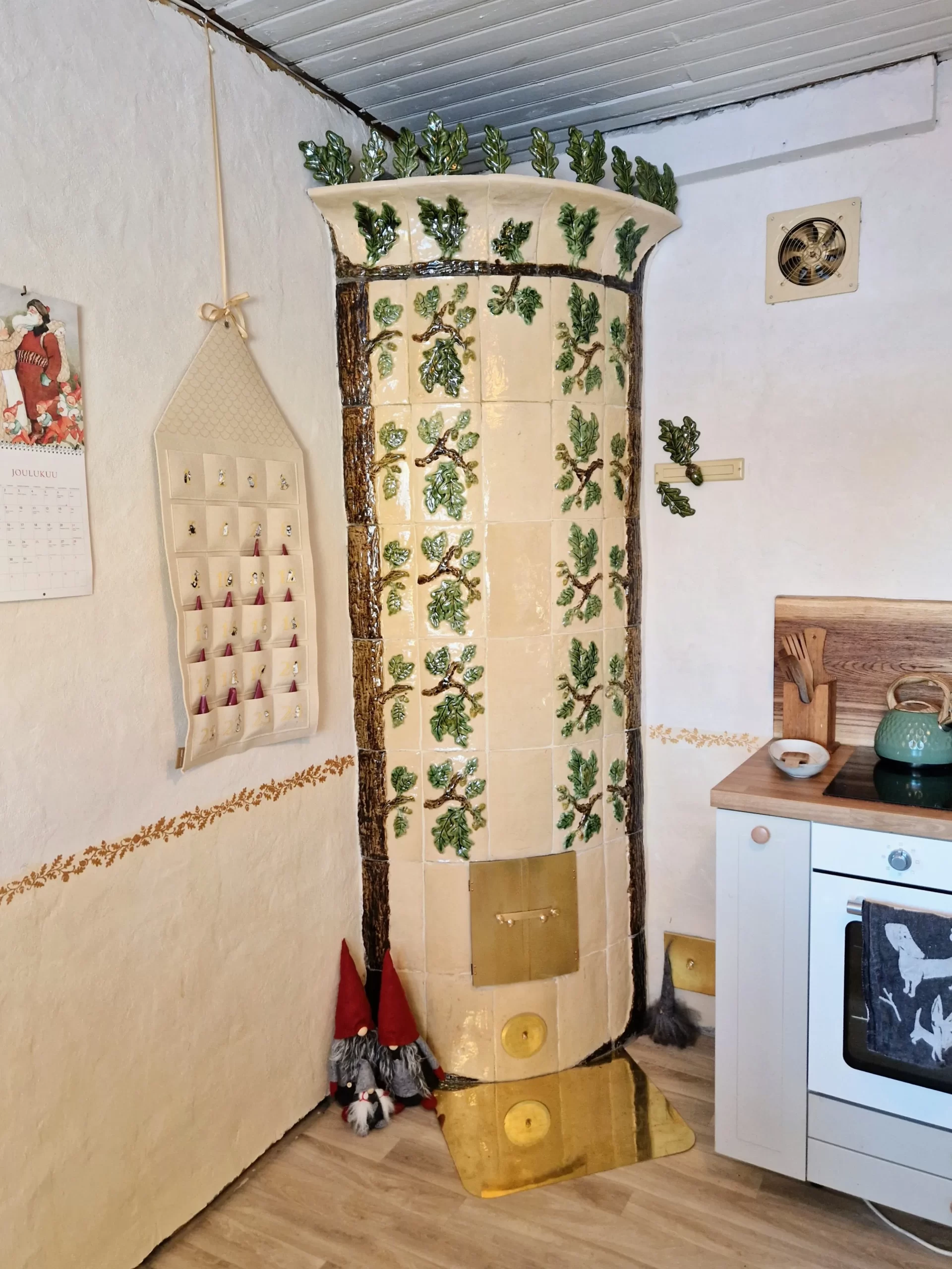 Tammien suojassa-kakluuni