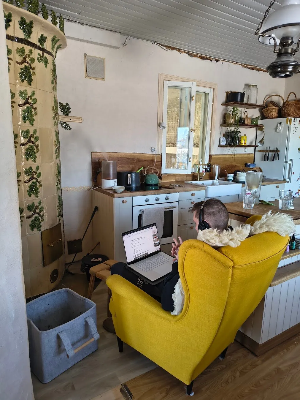 Työpäivä kakluunin lämmössä