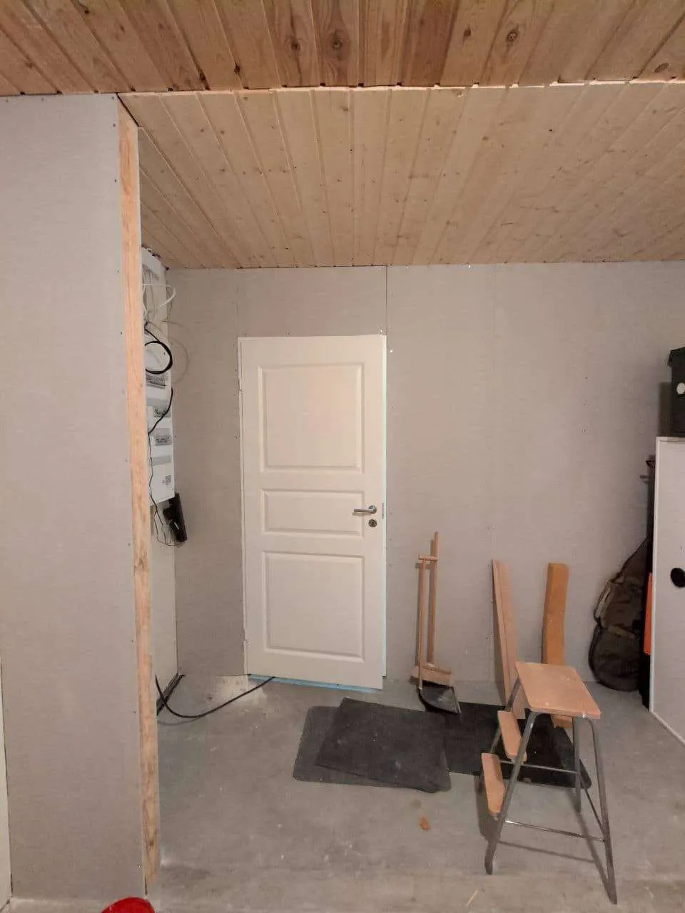 Takahuoneen remontti