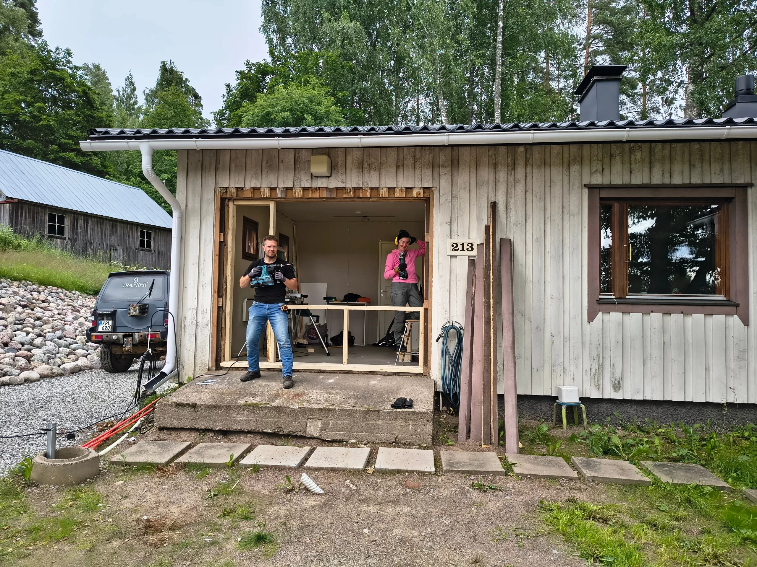 Autotallista makuuhuone