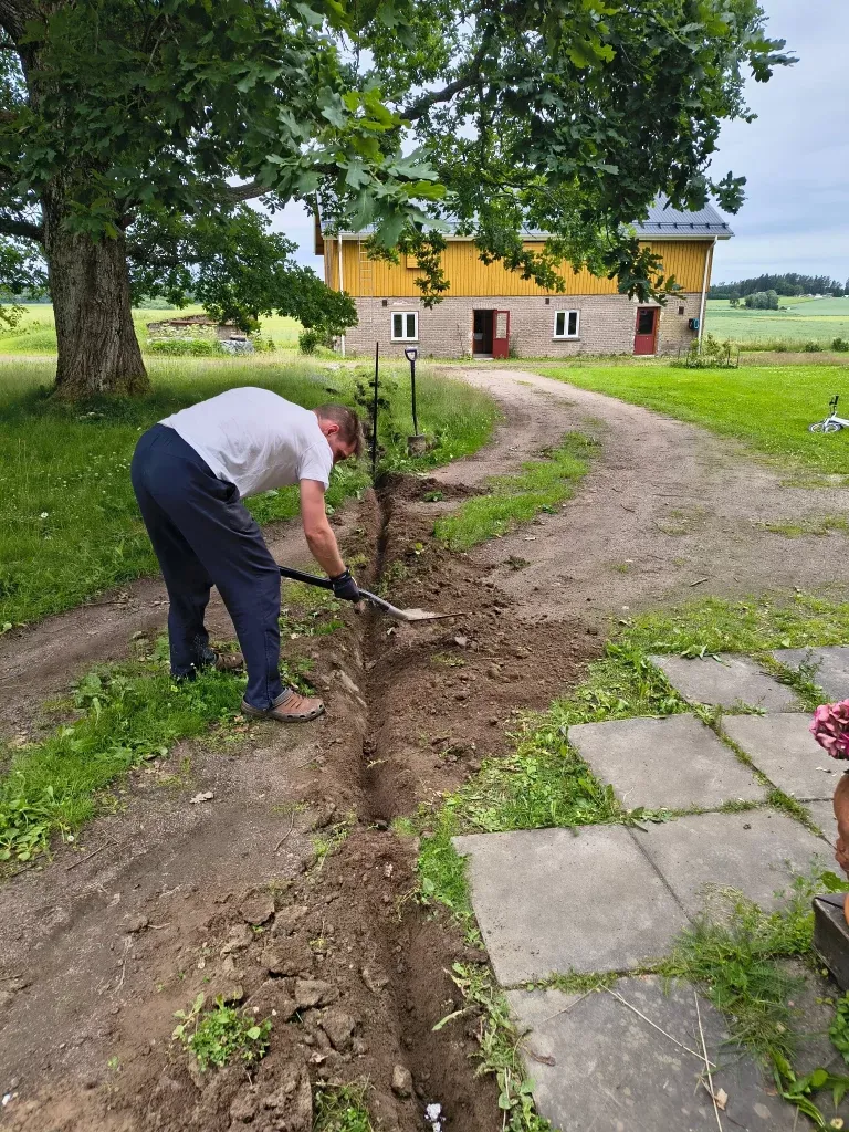 Rikkinäisen sähköjohdon korjaus